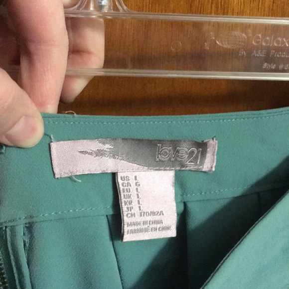 Hi-low Skirt - Picture 4 of 4